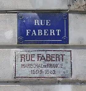 Voir la plaque.