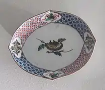 Assiette, Arita, 1650-1680, style ko-kutani rouge (musée Guimet).