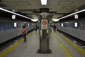 Vue du quai de la ligne Sakaisuji