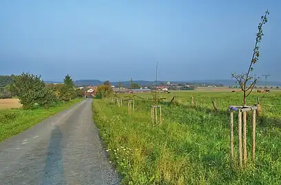Vue du village depuis l'ouest.