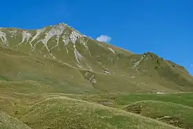 La pointe d'Almet depuis les abords du col des Annes au sud.