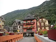 Pont de Les sur la Garonne.