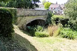 Le pont de la Puisaye en juillet 2022.