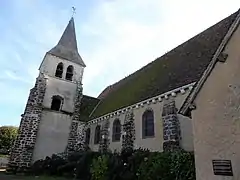 Clocher, mur nord et porche.