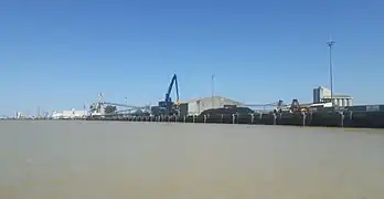 Les quais de Bassens.