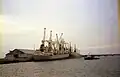 Navires cargos au môle d'escale (1969).