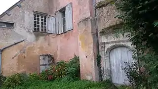 Porte provenant de l'église Saint-Nicolas.