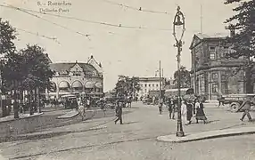 Hofplein et la Delftsche Poort dans le centre historique de la ville sur la rive droite.