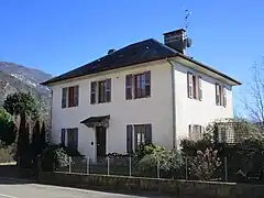 Vue générale du presbytère.