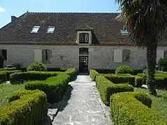 Presbytère rénové.