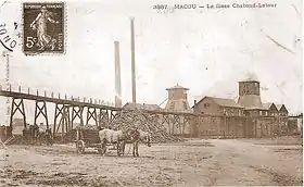 La fosse Chabaud-Latour vers 1900, les puits nos 2 et 1. Le troisième ne semble pas équipé de chevalement.
