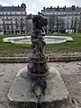 Putto au dauphin de la fontaine de la place Victor Hugo