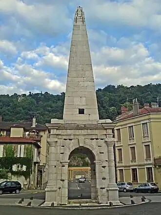 Pyramide de Vienne, Vienne, France.