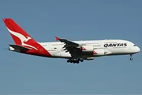 VH-OQA, l'appareil impliqué, ici à l'aéroport de Perth en octobre 2008, deux ans avant l'incident.