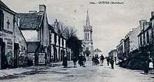 Le bourg de Quéven vers 1930 : la rue de Lorient (carte postale).
