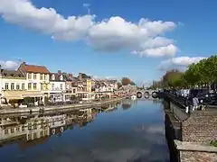 Quai Bélu au bord de la Somme, proche de l'ancien marché sur l'eau.
