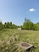 Le puits no&nbsp;1 dans son environnement.