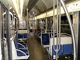 Intérieur rénové (juillet 2006).