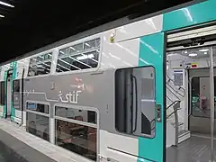 Rame MI 09, à la Défense,en mars 2012.