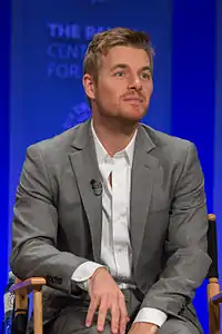 Rick Cosnett interprète Eddie Thrawne