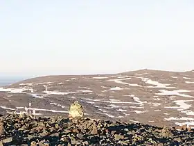 Vue du Ridnitsohkka, en arrière-plan, depuis Halti.