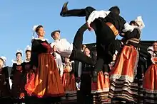 Riec sur Bélon : le cercle celtique Bleunioù Lann an Aven.