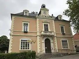 Le commissariat (ép. 1-7).