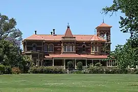 Domaine Rippon Lea (en). Elsternwick, Victoria.