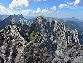 Vue de la crête nord du Risser Falk (au milieu) jusqu'au Kleiner Falk (à droite) vue du Laliderer Falk
