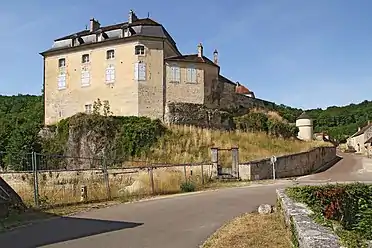 L'ancien château proche du nouveau.