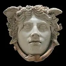 Masque de Méduse, ornant l'égide de la statue d'Athéna du Parthénon. Copie d'un original de Phidias.