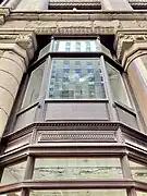 Fenêtre arquée du rez-de-chaussée.