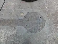 la tête de puits matérialisée Roucourt no&nbsp;2.