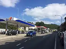 Stations-service le long de la N4, sur la route d'Arlon.