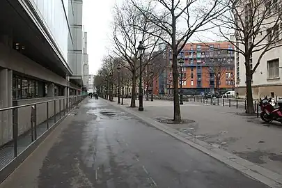 Vers la place place Henri-Frenay.