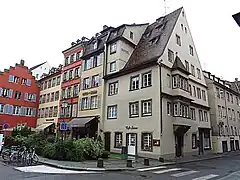 Le no&nbsp;2 et son oriel.