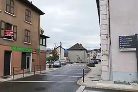 le centre du village (rue de la République)