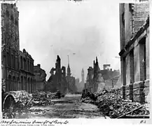 Toronto incendié depuis Bay Street