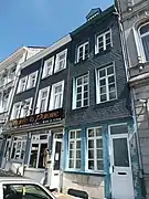 de gauche à droite : nos&nbsp;10,9,8