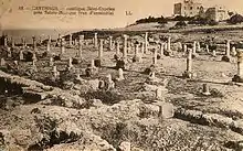 Carte postale ancienne représentant des colonnes antiques alignées.