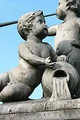 Putto avec cruche, symbolisant la force vive.