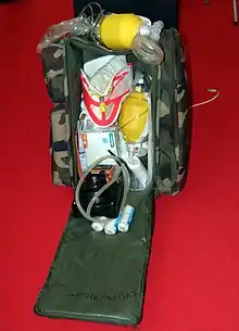 Trousse de secours de l'Armée française.