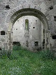 Arc diaphragme entre la nef et le chœur.