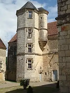 Le logis des moines, l'escalier hors d'œuvre.