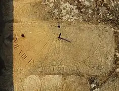 Cadran solaire sur l'église.