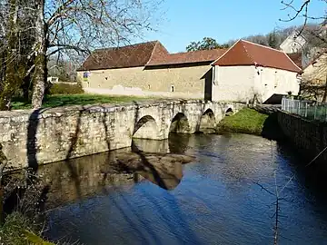 Le Ravillou dans le bourg de Saint-Germain-des-Prés.
