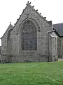 Le transept nord et la sacristie de l'église Saint-Médard, ancienne chapelle seigneuriale du XVe&nbsp;siècle.