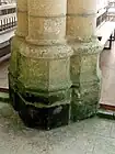Base de pilier des grandes arcades.