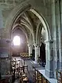 Vue dans le bas-côté sud.