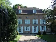 Façade nord sur cour.